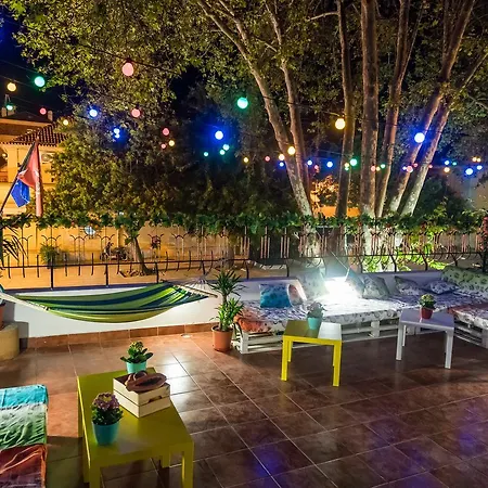 Terrace Fruit Point אכסניה