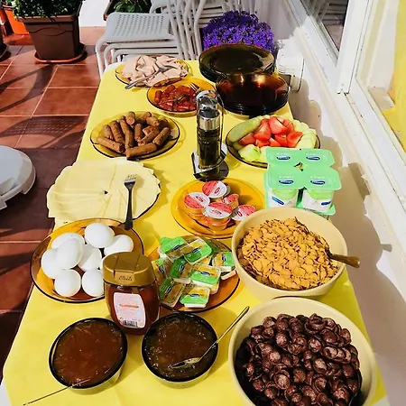אכסניה Terrace Fruit Point *