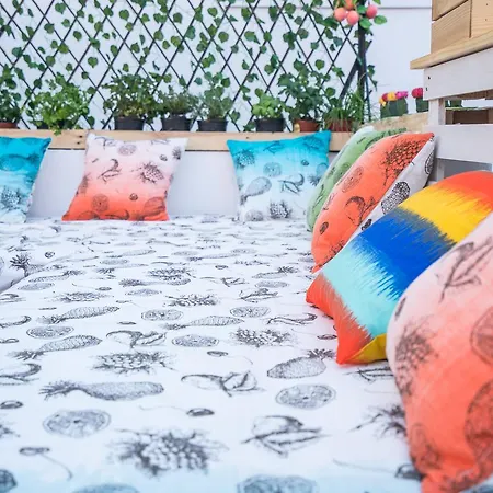 Terrace Fruit Point Cascais