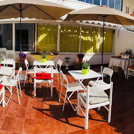 Terrace Fruit Point Hostel *